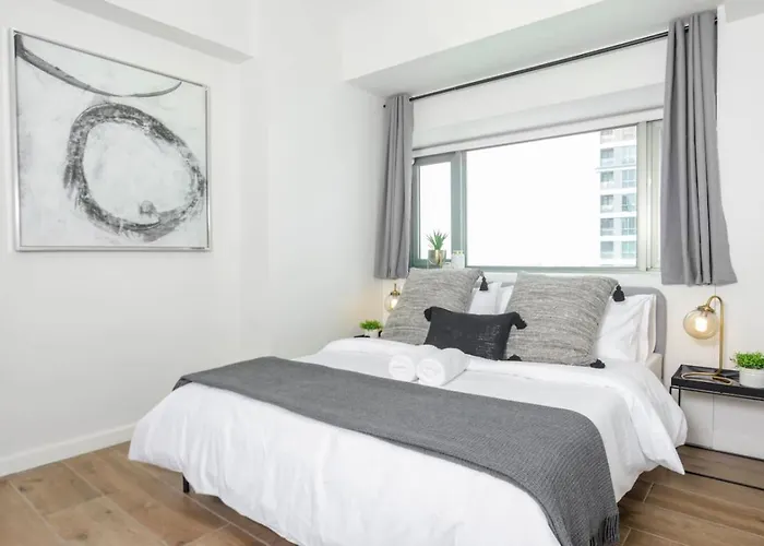 Julias Upscale Airy Getaway 1 Bedroom Golf View アパート マニラ市