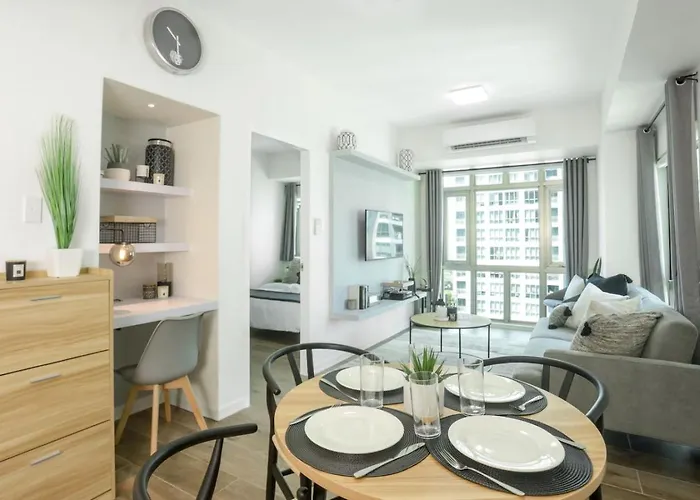 Julias Upscale Airy Getaway 1 Bedroom Golf View マニラ市